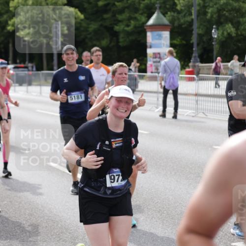 29.06.2025 - hella hamburg halbmarathon Jannik Wohlers http://msf.ph/oto/8161942 29.06.2025 10:20:06 Lombardsbrücke 1011, 1046, 1069, 1471, 1474, 2053, 2478, 3733, 4154, 4166, 4422, 4754, 4869, 5181, 5625, 5831, 5937, 6951, 7018, 7131, 8025, 8588, 9722, 9873, 10041, 10613, 10647, 11603, 11835, 11995, 12056, 12977, 13013, 14500, 14502, 14503, 14894, 15180, 15244, 15442, 15481, 15513, 16254, 16638, 17581, 17671, 17987, 18007, 18423, 18908, 19014, 19093 meine-sportfotos.de