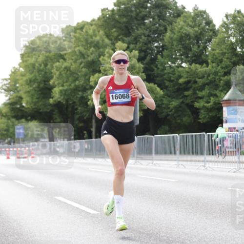 29.06.2025 - hella hamburg halbmarathon Jannik Wohlers http://msf.ph/oto/8161998 29.06.2025 09:40:01 Lombardsbrücke 34, 35, 52, 54, 6530, 9151, 9255, 9447, 10650, 12678, 14302, 15495, 16068, 16245, 16988, 19075 meine-sportfotos.de