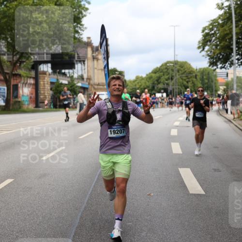 29.06.2025 - hella hamburg halbmarathon Yannick Fuchs http://msf.ph/oto/8162020 29.06.2025 10:39:07 20KM 1413, 1424, 1468, 1520, 1697, 1782, 1941, 2415, 2890, 2970, 3098, 4270, 4691, 4915, 5047, 7710, 8928, 9302, 11809, 13975, 14351, 14464, 14686, 14687, 14703, 15334, 16058, 17097, 17120, 17406, 18539, 18560, 18631, 18806, 19207 meine-sportfotos.de