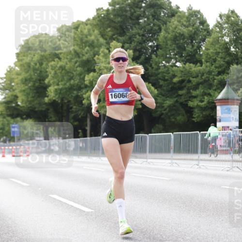 29.06.2025 - hella hamburg halbmarathon Jannik Wohlers http://msf.ph/oto/8162023 29.06.2025 09:40:02 Lombardsbrücke 34, 35, 52, 54, 6530, 9151, 9255, 9447, 10650, 12678, 14302, 15495, 16068, 16245, 16988, 19075 meine-sportfotos.de