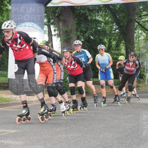 29.06.2025 - hella hamburg halbmarathon KatJ http://msf.ph/oto/8162042 29.06.2025 09:11:49 Zwischen KM18-KM19  meine-sportfotos.de