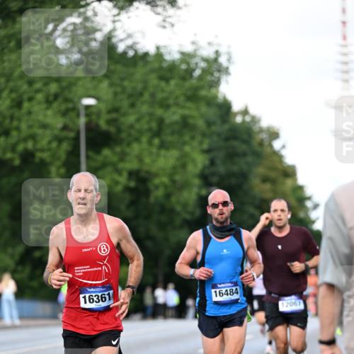 29.06.2025 - hella hamburg halbmarathon Dr. Thomas Lammeyer http://msf.ph/oto/8162044 29.06.2025 09:44:45 Kennedybrücke 2892, 4128, 4571, 6559, 7862, 10234, 10780, 11194 meine-sportfotos.de
