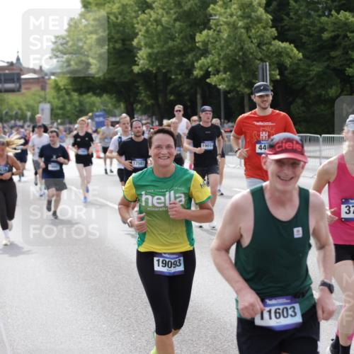 29.06.2025 - hella hamburg halbmarathon Jannik Wohlers http://msf.ph/oto/8162054 29.06.2025 10:20:08 Lombardsbrücke 1011, 1046, 1069, 1471, 1474, 2053, 2478, 2834, 3733, 3781, 4154, 4166, 4288, 4422, 4754, 4869, 5181, 5625, 5831, 6951, 7018, 7131, 8025, 8588, 9722, 9873, 10041, 10613, 10647, 11100, 11603, 11835, 11995, 12056, 12977, 14500, 14502, 14503, 14894, 15180, 15244, 15442, 15481, 15513, 16135, 16254, 16638, 17581, 17671, 17987, 18007, 18423, 18908, 19014, 19093 meine-sportfotos.de