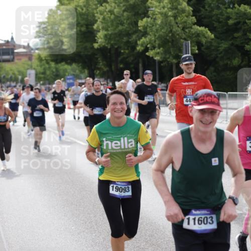 29.06.2025 - hella hamburg halbmarathon Jannik Wohlers http://msf.ph/oto/8162063 29.06.2025 10:20:08 Lombardsbrücke 1011, 1046, 1069, 1471, 1474, 2053, 2478, 2834, 3733, 3781, 4154, 4166, 4288, 4422, 4754, 4869, 5181, 5625, 5831, 6951, 7018, 7131, 8025, 8588, 9722, 9873, 10041, 10613, 10647, 11100, 11603, 11835, 11995, 12056, 12977, 14500, 14502, 14503, 14894, 15180, 15244, 15442, 15481, 15513, 16135, 16254, 16638, 17581, 17671, 17987, 18007, 18423, 18908, 19014, 19093 meine-sportfotos.de