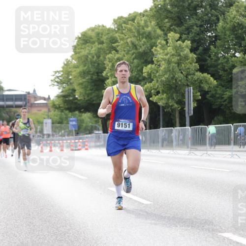 29.06.2025 - hella hamburg halbmarathon Jannik Wohlers http://msf.ph/oto/8162065 29.06.2025 09:40:04 Lombardsbrücke 34, 54, 6530, 9151, 9447, 10650, 12678, 14302, 15495, 16068, 16245, 16988, 18930, 19075 meine-sportfotos.de