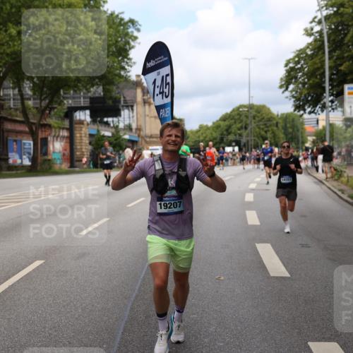 29.06.2025 - hella hamburg halbmarathon Yannick Fuchs http://msf.ph/oto/8162068 29.06.2025 10:39:07 20KM 1413, 1424, 1468, 1520, 1697, 1782, 1941, 2415, 2890, 2970, 3098, 4270, 4691, 4915, 5047, 7710, 8928, 9302, 11809, 13975, 14351, 14464, 14686, 14687, 14703, 15334, 16058, 17097, 17120, 17406, 18539, 18560, 18631, 18806, 19207 meine-sportfotos.de