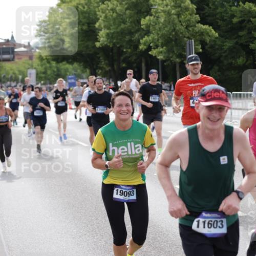 29.06.2025 - hella hamburg halbmarathon Jannik Wohlers http://msf.ph/oto/8162074 29.06.2025 10:20:08 Lombardsbrücke 1011, 1046, 1069, 1471, 1474, 2053, 2478, 2834, 3733, 3781, 4154, 4166, 4288, 4422, 4754, 4869, 5181, 5625, 5831, 6951, 7018, 7131, 8025, 8588, 9722, 9873, 10041, 10613, 10647, 11100, 11603, 11835, 11995, 12056, 12977, 14500, 14502, 14503, 14894, 15180, 15244, 15442, 15481, 15513, 16135, 16254, 16638, 17581, 17671, 17987, 18007, 18423, 18908, 19014, 19093 meine-sportfotos.de