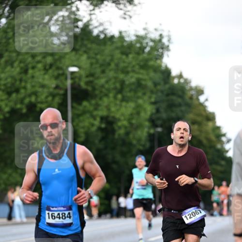 29.06.2025 - hella hamburg halbmarathon Dr. Thomas Lammeyer http://msf.ph/oto/8162084 29.06.2025 09:44:46 Kennedybrücke 2892, 4128, 4571, 6559, 7862, 10234, 10780, 11194 meine-sportfotos.de