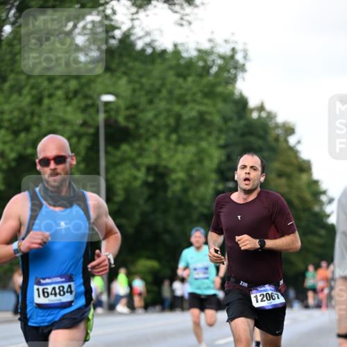 29.06.2025 - hella hamburg halbmarathon Dr. Thomas Lammeyer http://msf.ph/oto/8162089 29.06.2025 09:44:46 Kennedybrücke 2892, 4128, 4571, 6559, 7862, 10234, 10780, 11194 meine-sportfotos.de