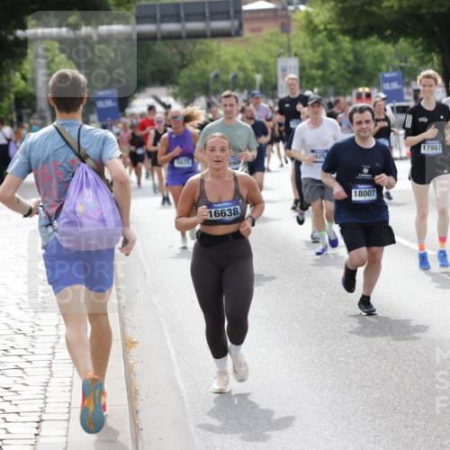 29.06.2025 - hella hamburg halbmarathon Jannik Wohlers http://msf.ph/oto/8162098 29.06.2025 10:20:09 Lombardsbrücke 1011, 1046, 1069, 1471, 1474, 2053, 2478, 2834, 3733, 3781, 4154, 4166, 4288, 4422, 4754, 4869, 5181, 5625, 5831, 6951, 7131, 8588, 9722, 10041, 10613, 10647, 11100, 11603, 11835, 11995, 12056, 12977, 14500, 14502, 14503, 14894, 15180, 15244, 15442, 15513, 16135, 16254, 16638, 17581, 17671, 17987, 18007, 18423, 18908, 19014, 19093 meine-sportfotos.de