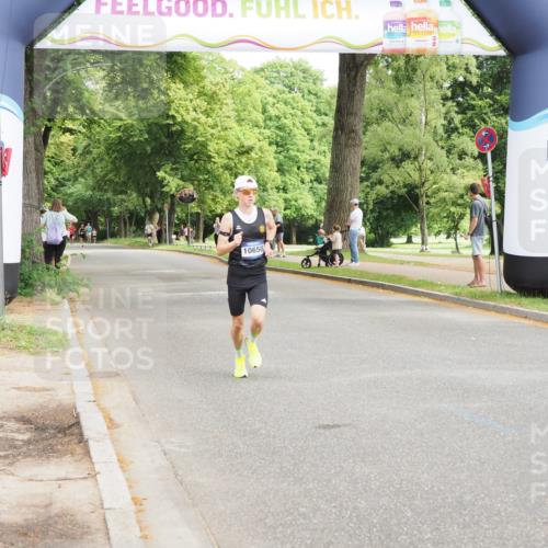 29.06.2025 - hella hamburg halbmarathon MichiJ http://msf.ph/oto/8162116 29.06.2025 10:12:03 Zwischen KM18-KM19 10650 meine-sportfotos.de