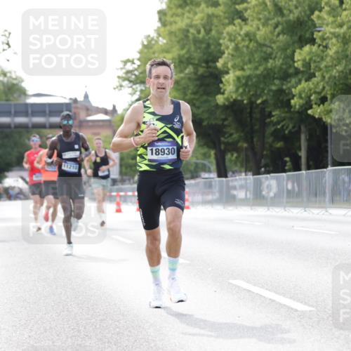 29.06.2025 - hella hamburg halbmarathon Jannik Wohlers http://msf.ph/oto/8162134 29.06.2025 09:40:07 Lombardsbrücke 34, 54, 5253, 6530, 6816, 9151, 9447, 9475, 11210, 12678, 14302, 16068, 16245, 16988, 18930 meine-sportfotos.de