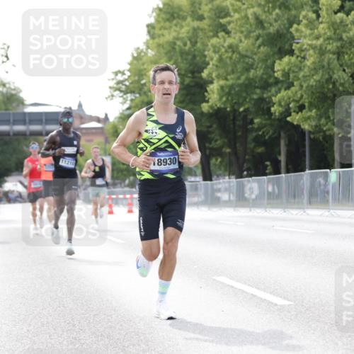 29.06.2025 - hella hamburg halbmarathon Jannik Wohlers http://msf.ph/oto/8162191 29.06.2025 09:40:07 Lombardsbrücke 34, 54, 5253, 6530, 6816, 9151, 9447, 9475, 11210, 12678, 14302, 16068, 16245, 16988, 18930 meine-sportfotos.de