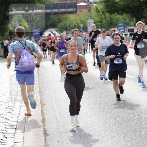 29.06.2025 - hella hamburg halbmarathon Jannik Wohlers http://msf.ph/oto/8162207 29.06.2025 10:20:10 Lombardsbrücke 1011, 1471, 1474, 2053, 2101, 2325, 2478, 2834, 3733, 3781, 4154, 4166, 4288, 4422, 4754, 4869, 5181, 5625, 6951, 7131, 8588, 9722, 10041, 10613, 10647, 11100, 11603, 11835, 11995, 12056, 12977, 14500, 14502, 14503, 14894, 15180, 15244, 15442, 15513, 16135, 16254, 16638, 17581, 17671, 17987, 18007, 18423, 18908, 19014, 19093 meine-sportfotos.de