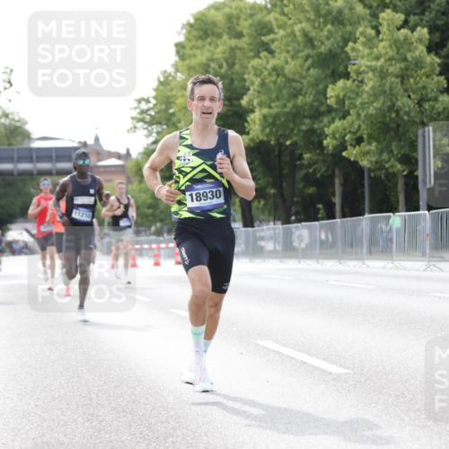 29.06.2025 - hella hamburg halbmarathon Jannik Wohlers http://msf.ph/oto/8162220 29.06.2025 09:40:07 Lombardsbrücke 34, 54, 5253, 6530, 6816, 9151, 9447, 9475, 11210, 12678, 14302, 16068, 16245, 16988, 18930 meine-sportfotos.de