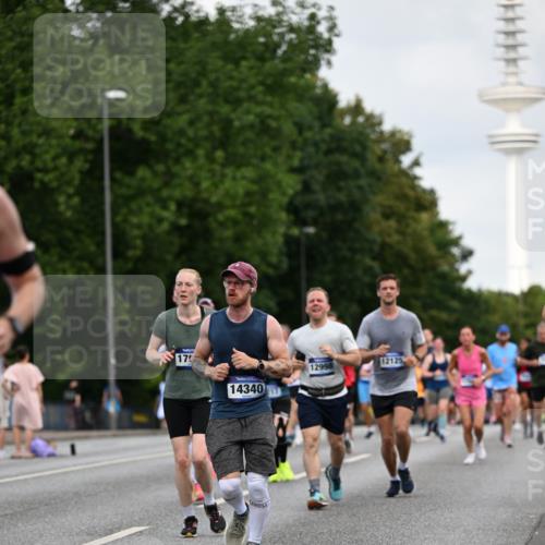 29.06.2025 - hella hamburg halbmarathon Dr. Thomas Lammeyer http://msf.ph/oto/8162231 29.06.2025 10:08:42 Kennedybrücke 1316, 1377, 1674, 2011, 2463, 2698, 3413, 3994, 4146, 4904, 5354, 5365, 5976, 6311, 6709, 8089, 8217, 9280, 10213, 10756, 10962 meine-sportfotos.de