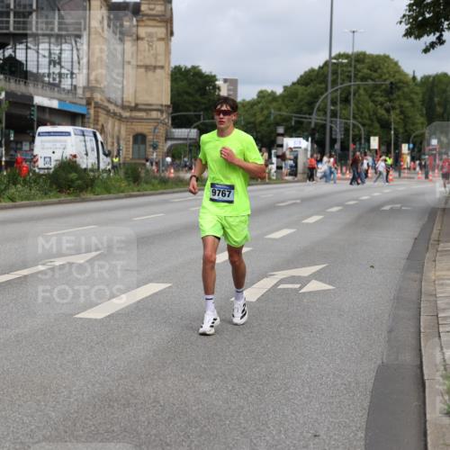 29.06.2025 - hella hamburg halbmarathon Yannick Fuchs http://msf.ph/oto/8162234 29.06.2025 10:21:14 20KM 9767, 14107, 16615, 17003, 17258 meine-sportfotos.de