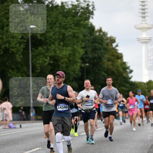29.06.2025 - hella hamburg halbmarathon Dr. Thomas Lammeyer http://msf.ph/oto/8162246 29.06.2025 10:08:43 Kennedybrücke 1316, 1377, 1674, 2011, 2463, 2698, 3413, 3994, 4146, 4904, 5354, 5365, 5976, 6311, 6709, 8089, 8217, 9280, 10213, 10756, 10962 meine-sportfotos.de