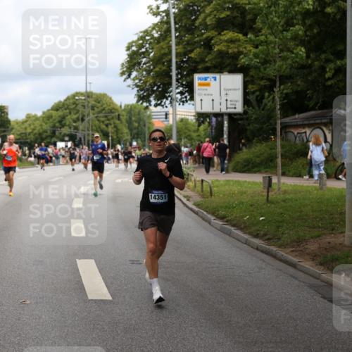 29.06.2025 - hella hamburg halbmarathon Yannick Fuchs http://msf.ph/oto/8162247 29.06.2025 10:39:08 20KM 1413, 1424, 1468, 1520, 1697, 2415, 2890, 2970, 3098, 4270, 4691, 4915, 5047, 7710, 8928, 9302, 11809, 13975, 14351, 14464, 14686, 14687, 14703, 15334, 16058, 16803, 17097, 17120, 17406, 18539, 18560, 18631, 19207 meine-sportfotos.de