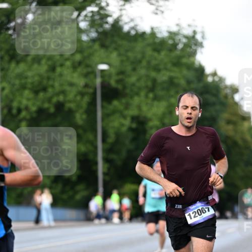 29.06.2025 - hella hamburg halbmarathon Dr. Thomas Lammeyer http://msf.ph/oto/8162250 29.06.2025 09:44:46 Kennedybrücke 2892, 4128, 4571, 6559, 7862, 10234, 10780, 11194 meine-sportfotos.de