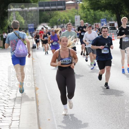 29.06.2025 - hella hamburg halbmarathon Jannik Wohlers http://msf.ph/oto/8162254 29.06.2025 10:20:10 Lombardsbrücke 1011, 1471, 1474, 2053, 2101, 2325, 2478, 2834, 3733, 3781, 4154, 4166, 4288, 4422, 4754, 4869, 5181, 5625, 6951, 7131, 8588, 9722, 10041, 10613, 10647, 11100, 11603, 11835, 11995, 12056, 12977, 14500, 14502, 14503, 14894, 15180, 15244, 15442, 15513, 16135, 16254, 16638, 17581, 17671, 17987, 18007, 18423, 18908, 19014, 19093 meine-sportfotos.de