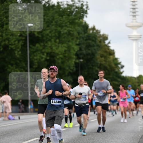 29.06.2025 - hella hamburg halbmarathon Dr. Thomas Lammeyer http://msf.ph/oto/8162255 29.06.2025 10:08:43 Kennedybrücke 1316, 1377, 1674, 2011, 2463, 2698, 3413, 3994, 4146, 4904, 5354, 5365, 5976, 6311, 6709, 8089, 8217, 9280, 10213, 10756, 10962 meine-sportfotos.de
