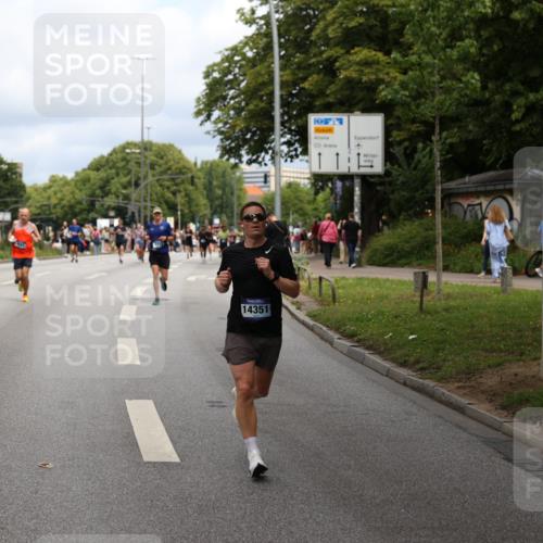29.06.2025 - hella hamburg halbmarathon Yannick Fuchs http://msf.ph/oto/8162262 29.06.2025 10:39:08 20KM 1413, 1424, 1468, 1520, 1697, 2415, 2890, 2970, 3098, 4270, 4691, 4915, 5047, 7710, 8928, 9302, 11809, 13975, 14351, 14464, 14686, 14687, 14703, 15334, 16058, 16803, 17097, 17120, 17406, 18539, 18560, 18631, 19207 meine-sportfotos.de