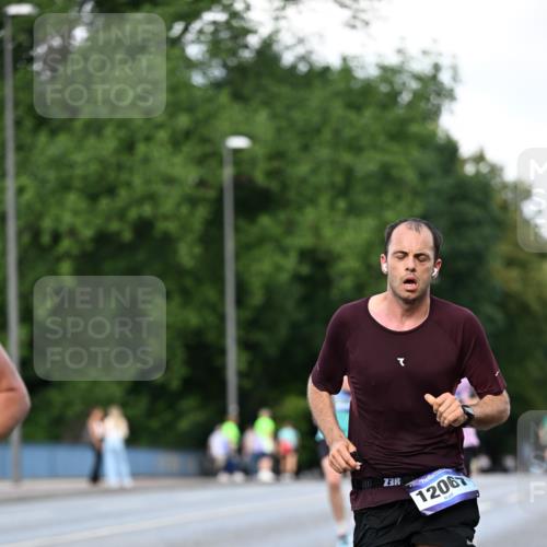 29.06.2025 - hella hamburg halbmarathon Dr. Thomas Lammeyer http://msf.ph/oto/8162263 29.06.2025 09:44:46 Kennedybrücke 2892, 4128, 4571, 6559, 7862, 10234, 10780, 11194 meine-sportfotos.de