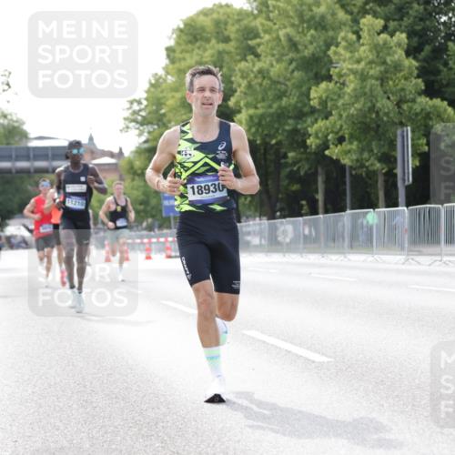 29.06.2025 - hella hamburg halbmarathon Jannik Wohlers http://msf.ph/oto/8162268 29.06.2025 09:40:07 Lombardsbrücke 34, 54, 5253, 6530, 6816, 9151, 9447, 9475, 11210, 12678, 14302, 16068, 16245, 16988, 18930 meine-sportfotos.de
