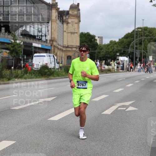 29.06.2025 - hella hamburg halbmarathon Yannick Fuchs http://msf.ph/oto/8162271 29.06.2025 10:21:15 20KM 9767, 14107, 16615, 17003, 17258 meine-sportfotos.de