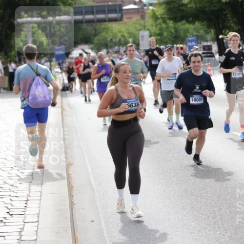 29.06.2025 - hella hamburg halbmarathon Jannik Wohlers http://msf.ph/oto/8162280 29.06.2025 10:20:10 Lombardsbrücke 1011, 1471, 1474, 2053, 2101, 2325, 2478, 2834, 3733, 3781, 4154, 4166, 4288, 4422, 4754, 4869, 5181, 5625, 6951, 7131, 8588, 9722, 10041, 10613, 10647, 11100, 11603, 11835, 11995, 12056, 12977, 14500, 14502, 14503, 14894, 15180, 15244, 15442, 15513, 16135, 16254, 16638, 17581, 17671, 17987, 18007, 18423, 18908, 19014, 19093 meine-sportfotos.de