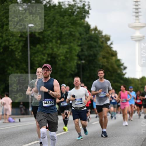 29.06.2025 - hella hamburg halbmarathon Dr. Thomas Lammeyer http://msf.ph/oto/8162293 29.06.2025 10:08:43 Kennedybrücke 1316, 1377, 1674, 2011, 2463, 2698, 3413, 3994, 4146, 4904, 5354, 5365, 5976, 6311, 6709, 8089, 8217, 9280, 10213, 10756, 10962 meine-sportfotos.de