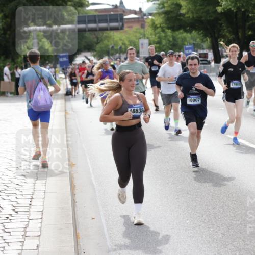 29.06.2025 - hella hamburg halbmarathon Jannik Wohlers http://msf.ph/oto/8162301 29.06.2025 10:20:10 Lombardsbrücke 1011, 1471, 1474, 2053, 2101, 2325, 2478, 2834, 3733, 3781, 4154, 4166, 4288, 4422, 4754, 4869, 5181, 5625, 6951, 7131, 8588, 9722, 10041, 10613, 10647, 11100, 11603, 11835, 11995, 12056, 12977, 14500, 14502, 14503, 14894, 15180, 15244, 15442, 15513, 16135, 16254, 16638, 17581, 17671, 17987, 18007, 18423, 18908, 19014, 19093 meine-sportfotos.de