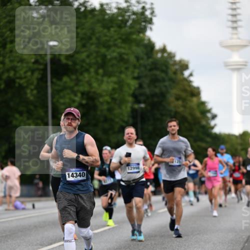 29.06.2025 - hella hamburg halbmarathon Dr. Thomas Lammeyer http://msf.ph/oto/8162302 29.06.2025 10:08:43 Kennedybrücke 1316, 1377, 1674, 2011, 2463, 2698, 3413, 3994, 4146, 4904, 5354, 5365, 5976, 6311, 6709, 8089, 8217, 9280, 10213, 10756, 10962 meine-sportfotos.de