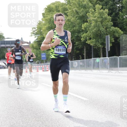 29.06.2025 - hella hamburg halbmarathon Jannik Wohlers http://msf.ph/oto/8162308 29.06.2025 09:40:08 Lombardsbrücke 34, 54, 5253, 6530, 6816, 9151, 9447, 9475, 11210, 12373, 12678, 14302, 16068, 16245, 16988, 18930 meine-sportfotos.de