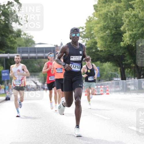 29.06.2025 - hella hamburg halbmarathon Jannik Wohlers http://msf.ph/oto/8162328 29.06.2025 09:40:09 Lombardsbrücke 34, 54, 5253, 6530, 6816, 9151, 9447, 9475, 11210, 12373, 12678, 14302, 16068, 16245, 16988, 18930 meine-sportfotos.de