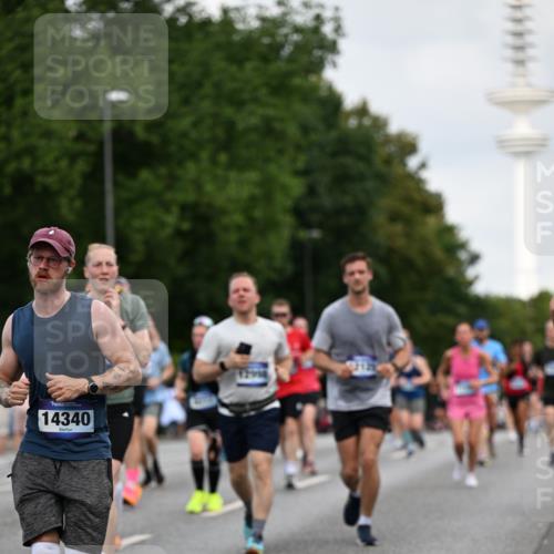 29.06.2025 - hella hamburg halbmarathon Dr. Thomas Lammeyer http://msf.ph/oto/8162335 29.06.2025 10:08:44 Kennedybrücke 1316, 1377, 1674, 2011, 2463, 2698, 3413, 3994, 4146, 4904, 5354, 5365, 5976, 6311, 6709, 8089, 8217, 9280, 10213, 10756, 10962 meine-sportfotos.de