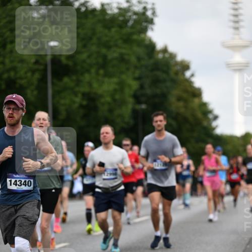29.06.2025 - hella hamburg halbmarathon Dr. Thomas Lammeyer http://msf.ph/oto/8162340 29.06.2025 10:08:44 Kennedybrücke 1316, 1377, 1674, 2011, 2463, 2698, 3413, 3994, 4146, 4904, 5354, 5365, 5976, 6311, 6709, 8089, 8217, 9280, 10213, 10756, 10962 meine-sportfotos.de