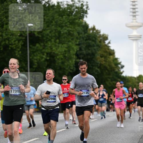 29.06.2025 - hella hamburg halbmarathon Dr. Thomas Lammeyer http://msf.ph/oto/8162373 29.06.2025 10:08:45 Kennedybrücke 1316, 1377, 1674, 2011, 2463, 2698, 3413, 3994, 4146, 4904, 5354, 5365, 5976, 6311, 6709, 8089, 8217, 9280, 10100, 10213, 10709, 10962 meine-sportfotos.de