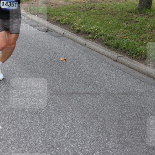 29.06.2025 - hella hamburg halbmarathon Yannick Fuchs http://msf.ph/oto/8162380 29.06.2025 10:39:10 20KM 1413, 1424, 1520, 1697, 2890, 2970, 3098, 3917, 4270, 4691, 4915, 5047, 7710, 8928, 9030, 9302, 10313, 11809, 12528, 13975, 14351, 14464, 14686, 14687, 14703, 15334, 16058, 16803, 17120, 17381, 17382, 17406, 18539, 18631 meine-sportfotos.de