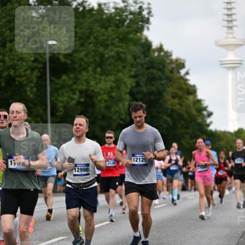 29.06.2025 - hella hamburg halbmarathon Dr. Thomas Lammeyer http://msf.ph/oto/8162383 29.06.2025 10:08:45 Kennedybrücke 1316, 1377, 1674, 2011, 2463, 2698, 3413, 3994, 4146, 4904, 5354, 5365, 5976, 6311, 6709, 8089, 8217, 9280, 10100, 10213, 10709, 10962 meine-sportfotos.de