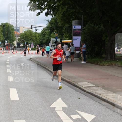 29.06.2025 - hella hamburg halbmarathon Yannick Fuchs http://msf.ph/oto/8162401 29.06.2025 10:21:24 20KM 9565, 13779, 16615, 17258, 18692, 19076 meine-sportfotos.de