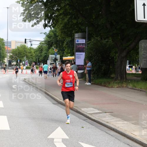 29.06.2025 - hella hamburg halbmarathon Yannick Fuchs http://msf.ph/oto/8162415 29.06.2025 10:21:24 20KM 9565, 13779, 16615, 17258, 18692, 19076 meine-sportfotos.de
