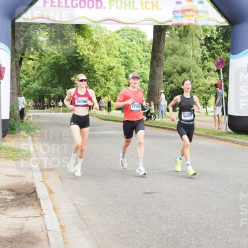 29.06.2025 - hella hamburg halbmarathon MichiJ http://msf.ph/oto/8162416 29.06.2025 10:12:20 Zwischen KM18-KM19 9442, 16068, 17856 meine-sportfotos.de