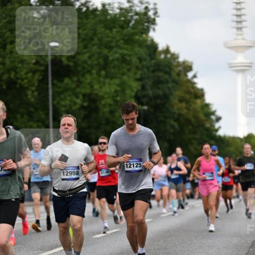 29.06.2025 - hella hamburg halbmarathon Dr. Thomas Lammeyer http://msf.ph/oto/8162424 29.06.2025 10:08:45 Kennedybrücke 1316, 1377, 1674, 2011, 2463, 2698, 3413, 3994, 4146, 4904, 5354, 5365, 5976, 6311, 6709, 8089, 8217, 9280, 10100, 10213, 10709, 10962 meine-sportfotos.de