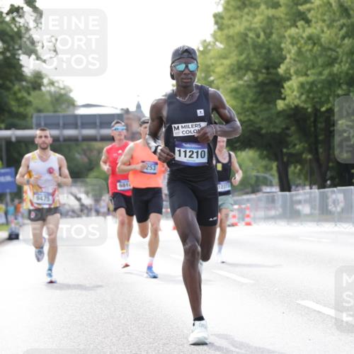 29.06.2025 - hella hamburg halbmarathon Jannik Wohlers http://msf.ph/oto/8162443 29.06.2025 09:40:09 Lombardsbrücke 34, 54, 5253, 6530, 6816, 9151, 9447, 9475, 11210, 12373, 12678, 14302, 16068, 16245, 16988, 18930 meine-sportfotos.de