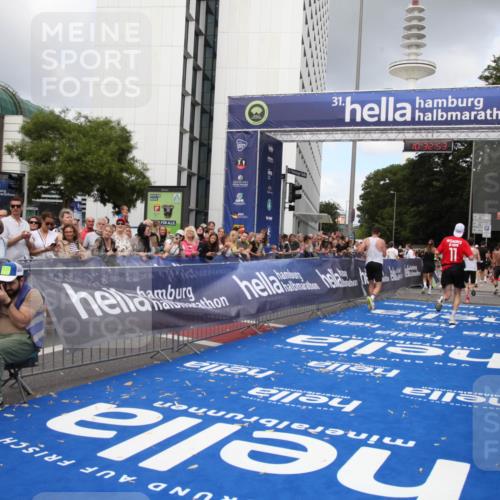 29.06.2025 - hella hamburg halbmarathon Michael Strokosch http://msf.ph/oto/8162458 29.06.2025 10:32:52 Ziel 6358, 7965, 8062, 13686, 14028, 15054, 16425, 17151, 18687 meine-sportfotos.de