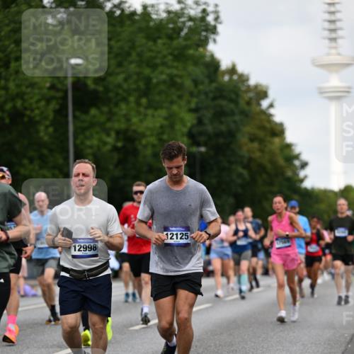 29.06.2025 - hella hamburg halbmarathon Dr. Thomas Lammeyer http://msf.ph/oto/8162466 29.06.2025 10:08:46 Kennedybrücke 1316, 1377, 1559, 1674, 2011, 2463, 2698, 3413, 3994, 4146, 4904, 5354, 5365, 6311, 8089, 8217, 9280, 10100, 10213, 10709, 10962 meine-sportfotos.de
