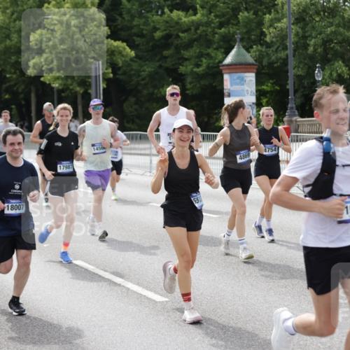 29.06.2025 - hella hamburg halbmarathon Jannik Wohlers http://msf.ph/oto/8162491 29.06.2025 10:20:11 Lombardsbrücke 1011, 1471, 2053, 2101, 2325, 2478, 2834, 3733, 3781, 4154, 4166, 4288, 4422, 4754, 4869, 5181, 5625, 6951, 7131, 8588, 9722, 10041, 10613, 10647, 11100, 11603, 11835, 11995, 12056, 12977, 14500, 14502, 14503, 14894, 15180, 15244, 15442, 15513, 16135, 16254, 16638, 17581, 17671, 17987, 18007, 18423, 18908, 19014, 19093 meine-sportfotos.de