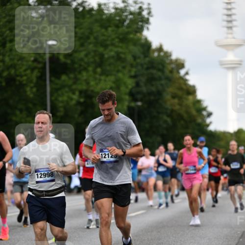 29.06.2025 - hella hamburg halbmarathon Dr. Thomas Lammeyer http://msf.ph/oto/8162504 29.06.2025 10:08:46 Kennedybrücke 1316, 1377, 1559, 1674, 2011, 2463, 2698, 3413, 3994, 4146, 4904, 5354, 5365, 6311, 8089, 8217, 9280, 10100, 10213, 10709, 10962 meine-sportfotos.de